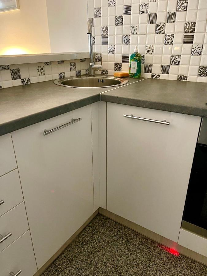 Apartament DECOR 2 metro fast WiFI 55’TV Netflix HBO cozy Warszawa Zewnętrze zdjęcie