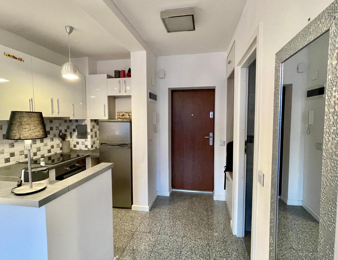 Apartament DECOR 2 metro fast WiFI 55’TV Netflix HBO cozy Warszawa Zewnętrze zdjęcie