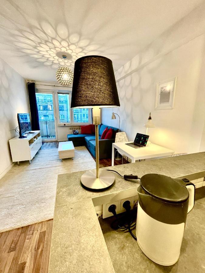 Apartament DECOR 2 metro fast WiFI 55’TV Netflix HBO cozy Warszawa Zewnętrze zdjęcie
